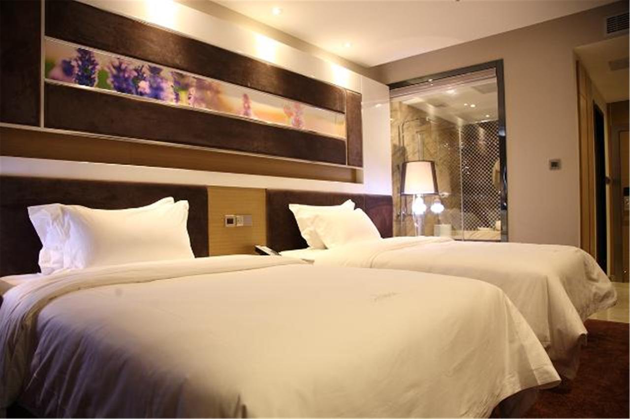 Lavande Hotel Baogang Avenue Guangbai Xinyi Branch Cantón Exterior foto