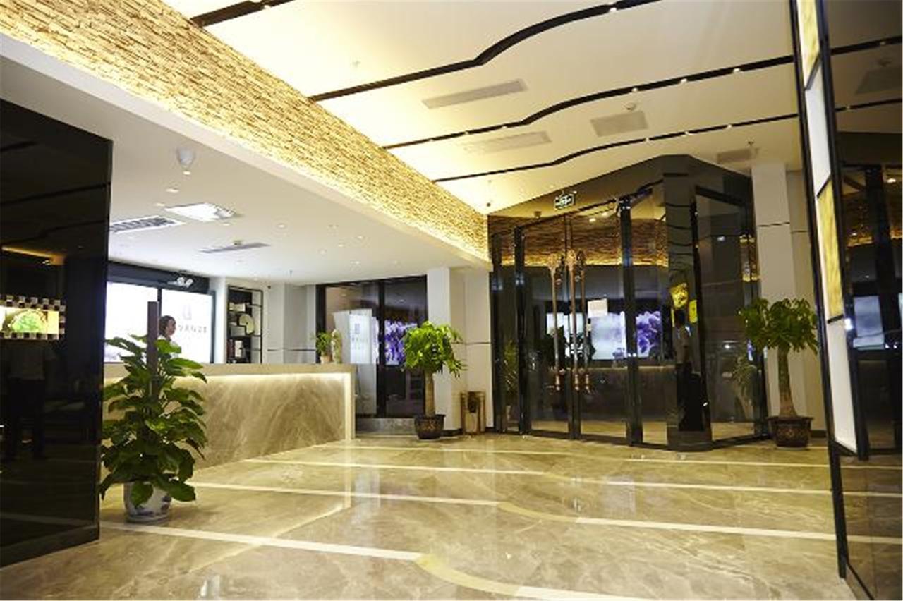 Lavande Hotel Baogang Avenue Guangbai Xinyi Branch Cantón Exterior foto