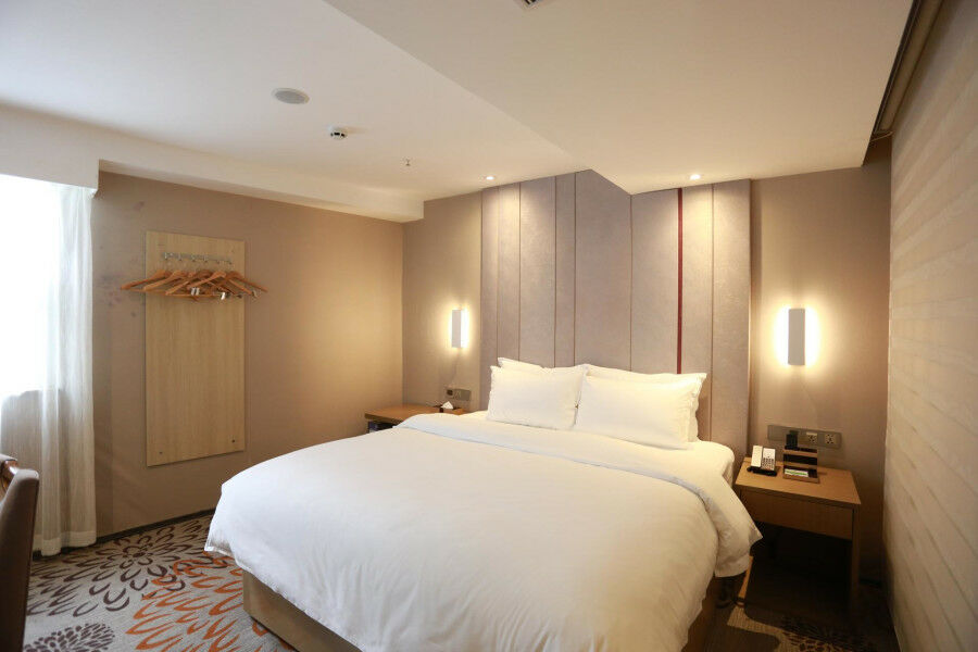 Lavande Hotel Baogang Avenue Guangbai Xinyi Branch Cantón Exterior foto