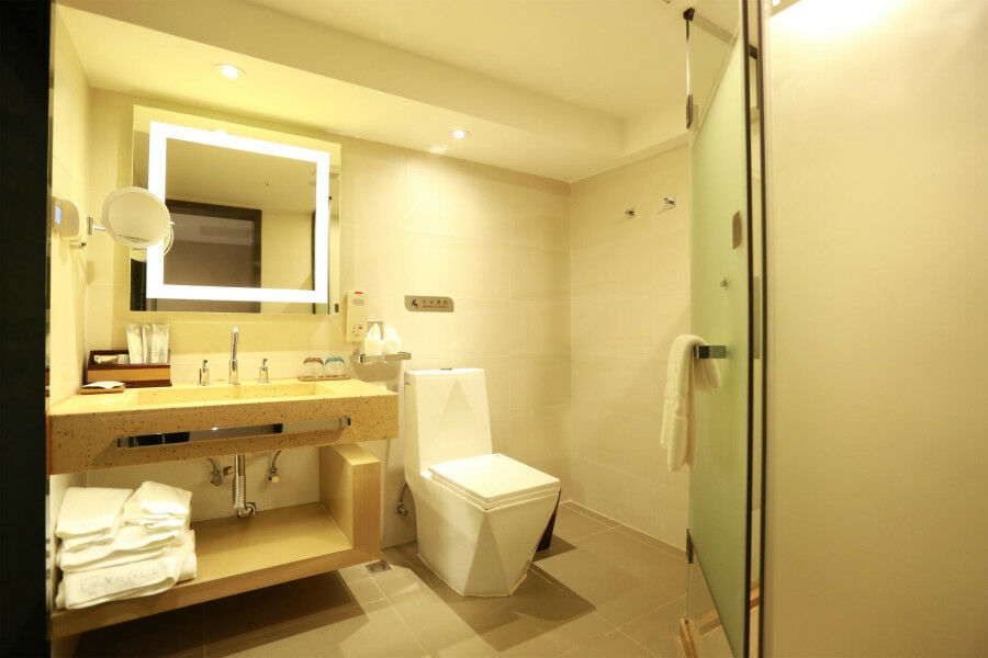 Lavande Hotel Baogang Avenue Guangbai Xinyi Branch Cantón Exterior foto